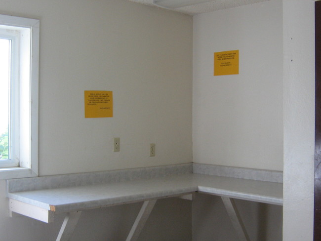 Building Photo - Executive Estates Apartments