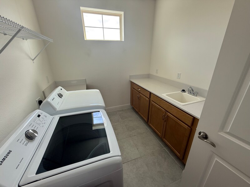 Building Photo - 7537 Wing Span Wy