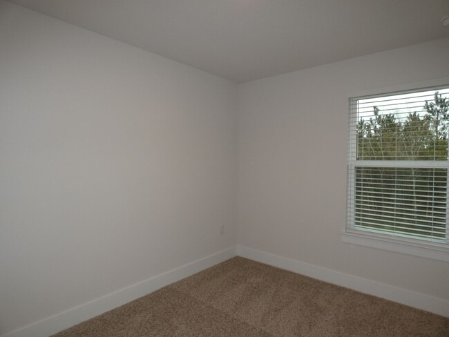 Building Photo - Beautiful New Townhome in Admiral's Quarters