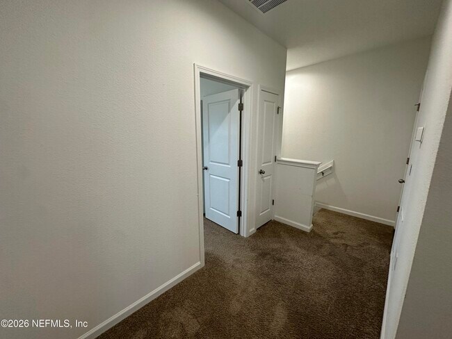 Building Photo - 136 Pinebury Ln