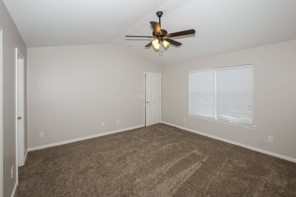 Building Photo - 3012 Deep Cove Dr NW