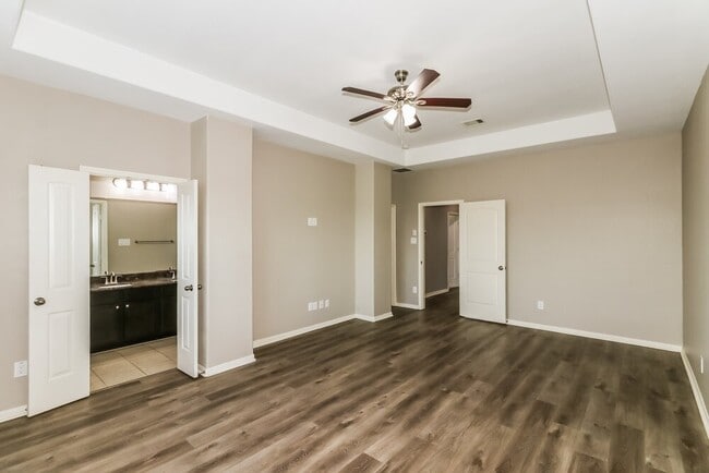 Building Photo - 339 Sea Breeze Dr