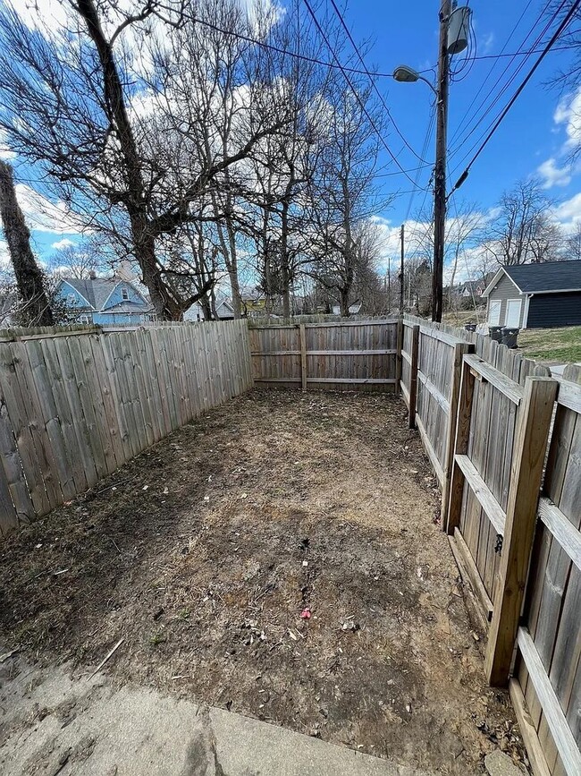 Building Photo - 3418 Clifton St