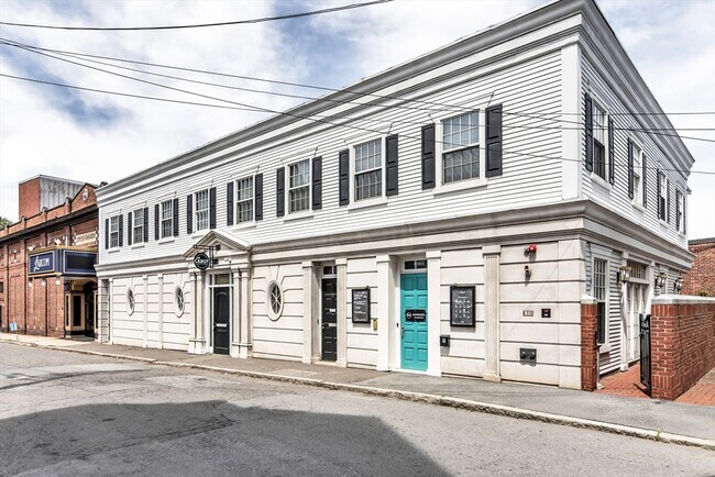 Building Photo - 7 Wallis St