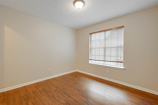 Building Photo - 2224 Palm Lagoon Dr