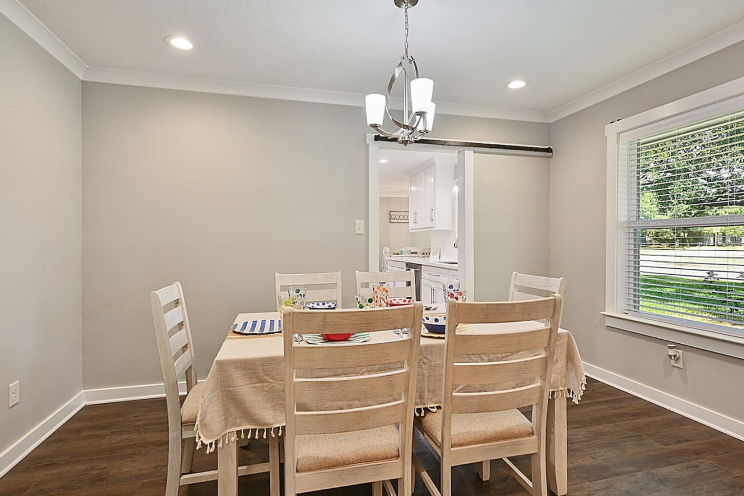 Building Photo - 1802 Carter Creek Pkwy