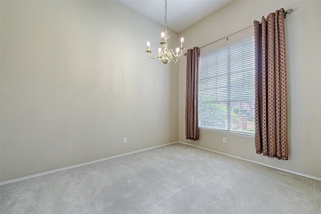 Building Photo - 9701 Thorncliff Dr