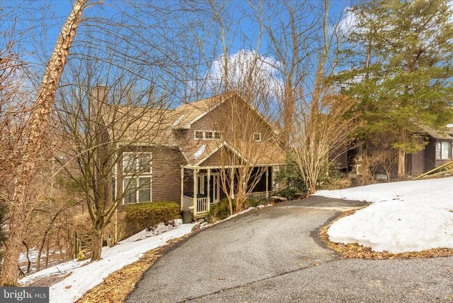 Building Photo - 6976 Meadowpoint Terrace