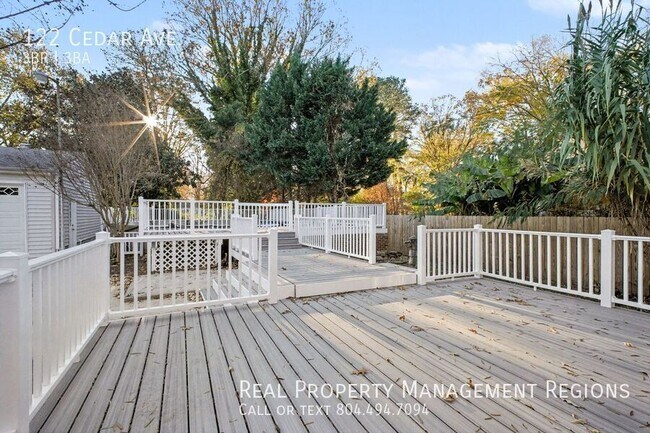 Building Photo - 122 Cedar Ave