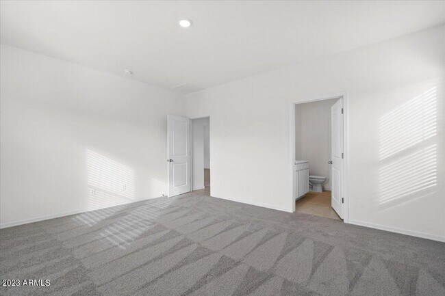 Building Photo - 8129 S 63rd Dr