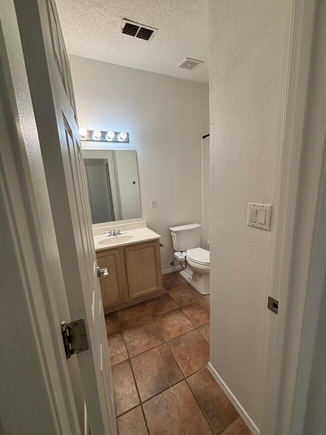 Building Photo - 7822 Desert Springs Ct SW