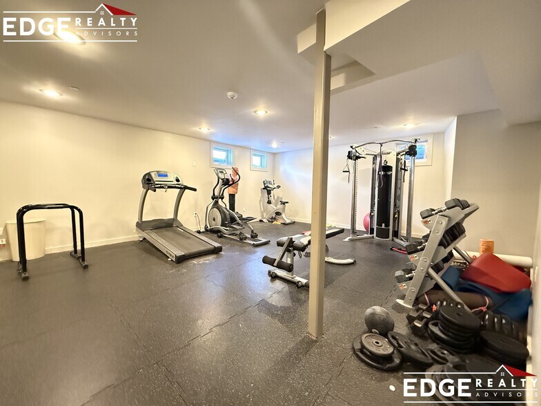 Building Photo - 53 Glenville Ave