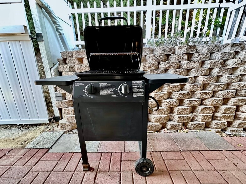 Building Photo - 20425 Aetna St