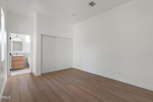 Building Photo - 10558 Encino Ave