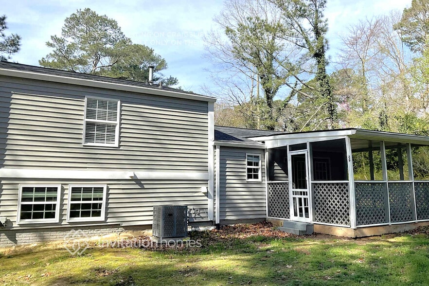 Building Photo - 3274 Newcastle Way