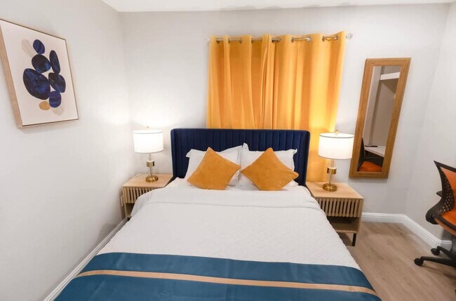 Building Photo - 451 E Lincoln Ave