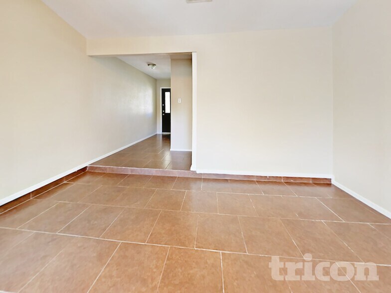 Building Photo - 6227 Ridge Pl St