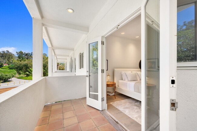 Building Photo - 27400 CA-1