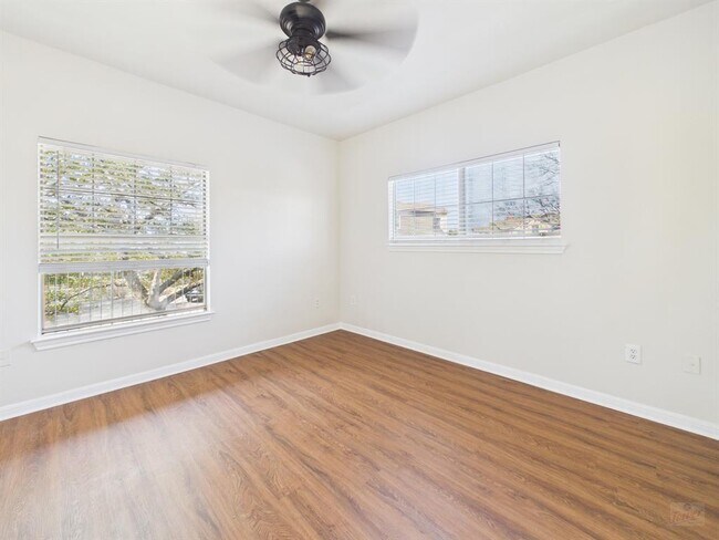 Building Photo - 2320 Gracy Farms Ln