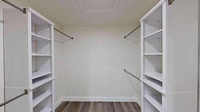 Building Photo - 8592 Cornwall Cir