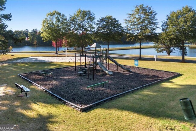 Building Photo - 6461 Edgewater Cove