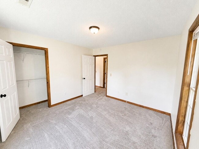 Building Photo - 115 Victor Ave Ext