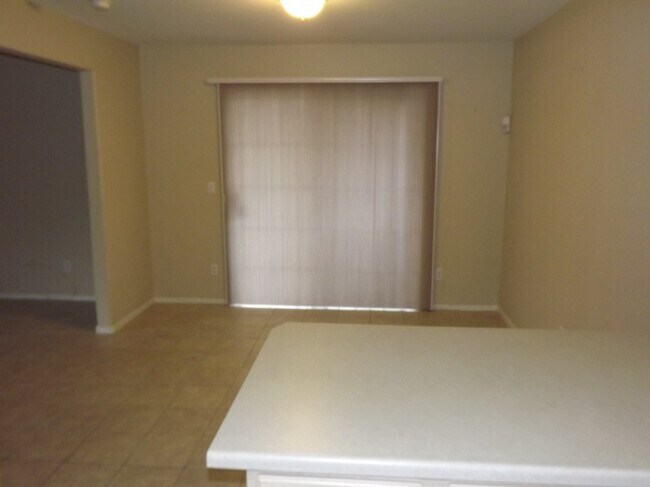 Building Photo - WONDERFUL DUAL MASTER BEDROOM TOWNHOME IN GATED "GREEN VALLEY COMMUNITY!!"