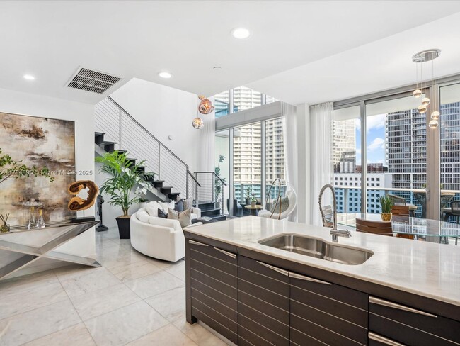 Building Photo - 200 Biscayne Blvd Way