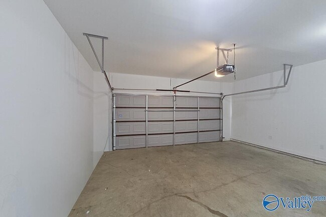 Building Photo - 30 HAWK LN