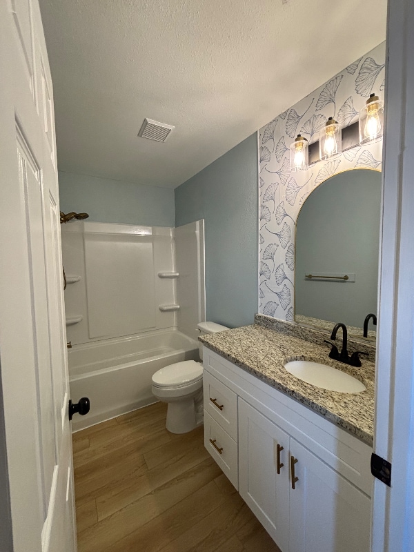 Building Photo - 22 S Commonsway Dr