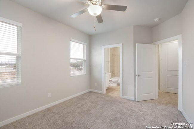 Building Photo - 1 month free APRIL at Stadium Pointe- Tucked Away & Spacious in Northwest SA