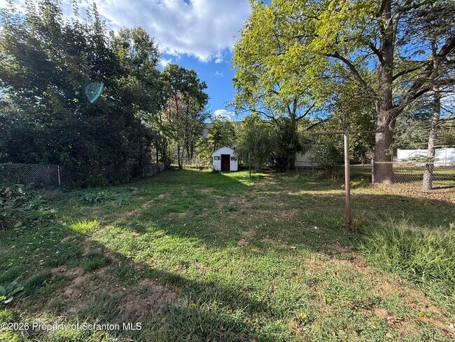 Building Photo - 947 Carmalt St