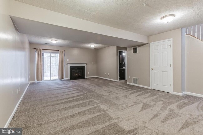 Building Photo - 2602 Streamview Dr