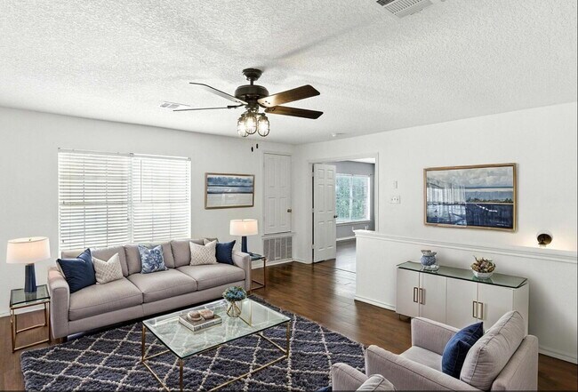 Building Photo - 22023 Oriole Hill Dr