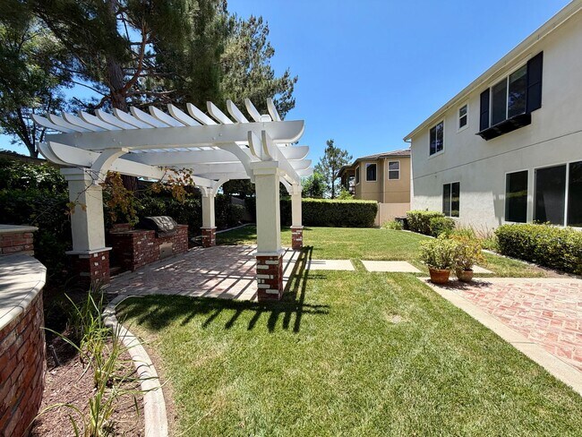 Building Photo - Executive 5 Bedroom Home for rent in Wildomar