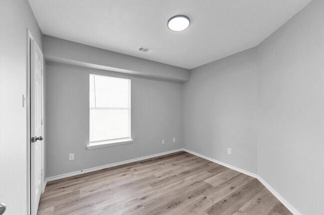 Building Photo - 16007 Sandy Path Ln