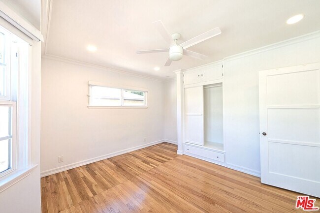 Building Photo - 601 9th St