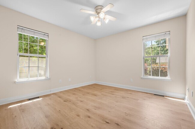 Building Photo - 5703 Stardust Dr
