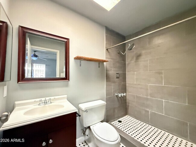 Building Photo - 6812 N 35th Ave