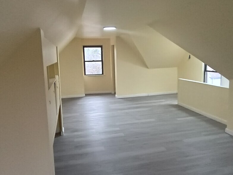 Building Photo - 412 Althea St