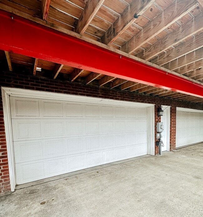 Building Photo - 979 Red Mile Rd