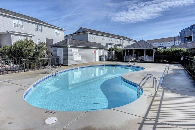 Building Photo - 125 Crosswinds Dr