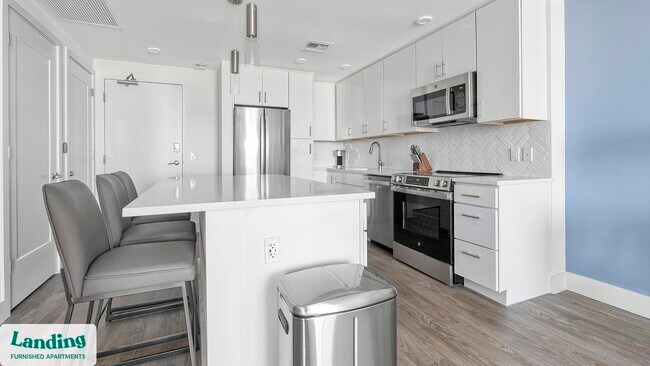 Building Photo - 1950 Mayfair St