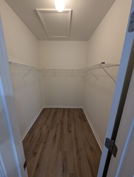 Master closet - 316 Peoria Blvd