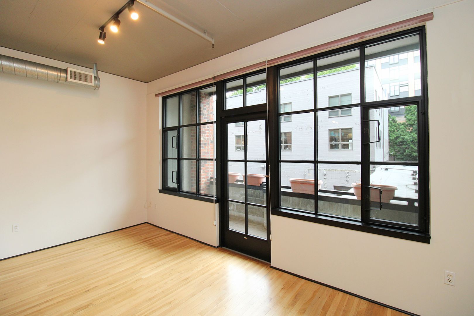 Building Photo - 408 NW 12th Ave