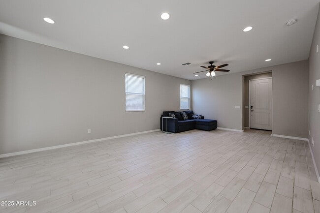Building Photo - 3813 E Branham Ln