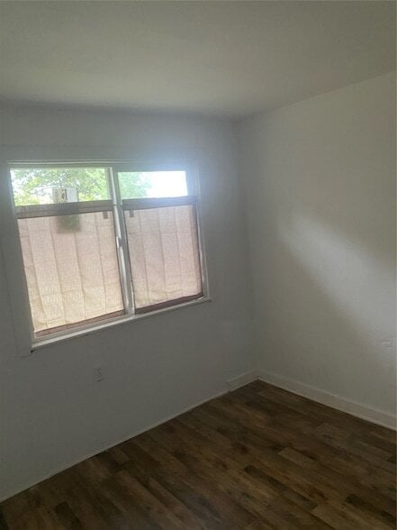 Building Photo - 329 Berry St