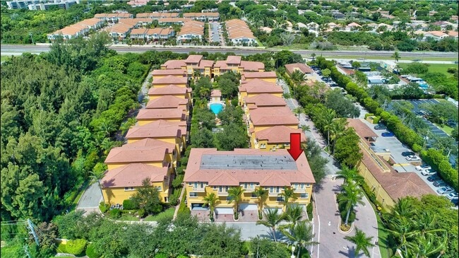 Building Photo - 545 NE 69th Cir