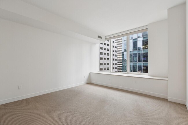 Building Photo - 301 Mission St