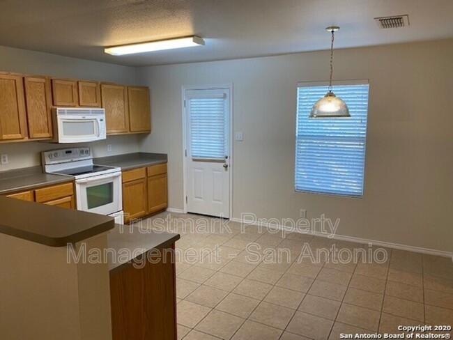 Building Photo - 125 Bay Willow